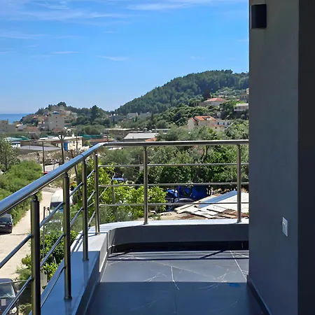 Andrea Apartment Himare