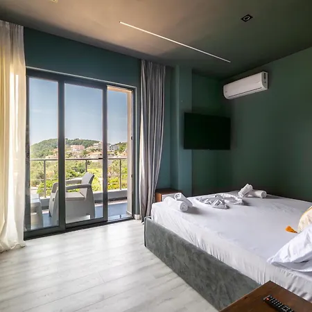 Andrea Apartment Himare